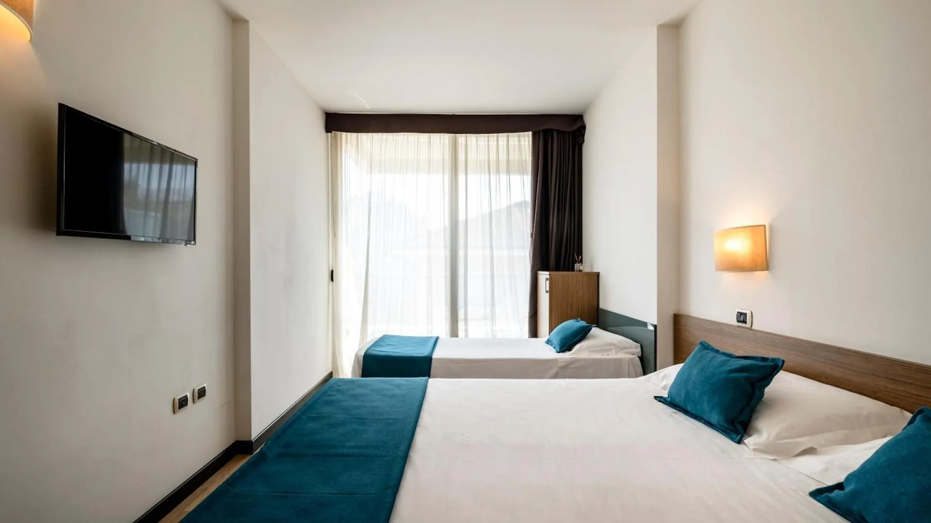 Hotel Cristallo Rimini 4*,
